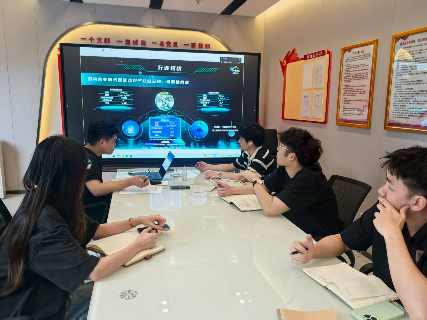 1753671972619037581.jpg 9b4bb4cdf87966fafe3f359e42fce2d.jpg